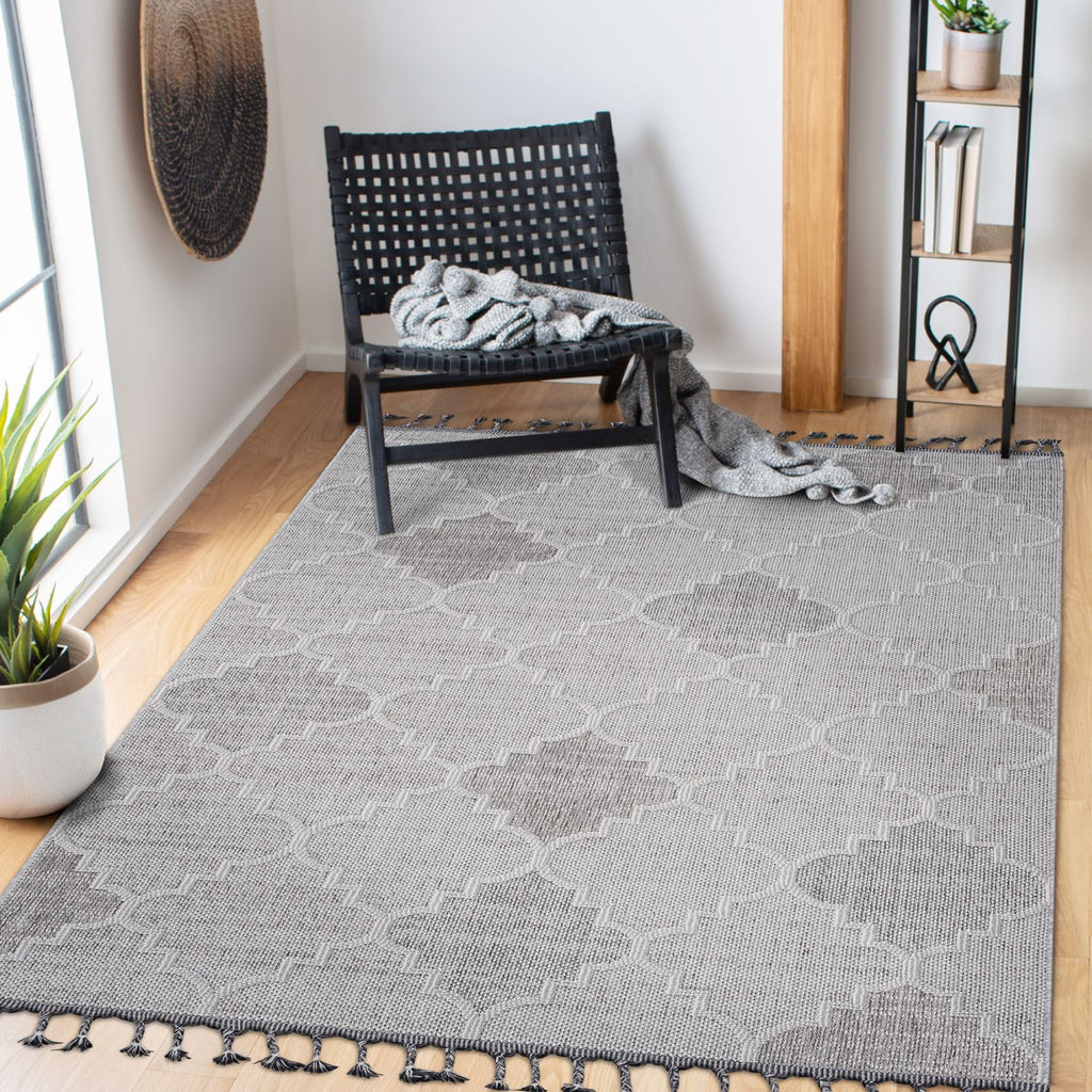 551033921