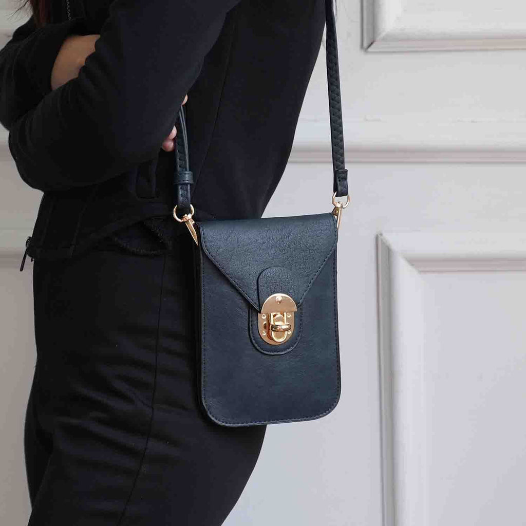 560062821